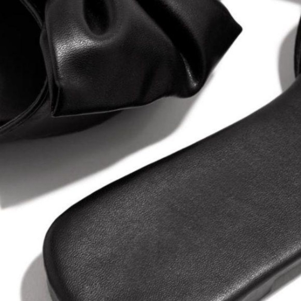 Black Bow Tie Slides - Picture 6 of 7